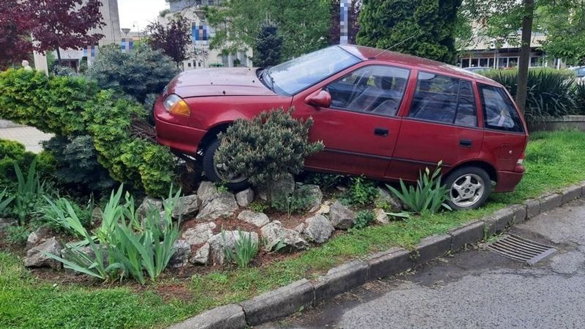 Fiatalok megrázó karambolja Salgótarjánban: a baleset helyszíne – Képek