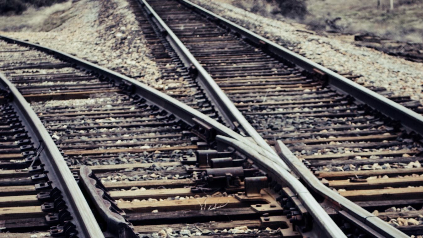 Veszélyes figyelmetlenség: A férfi élete tragikus véget ért a vonatbalesetben