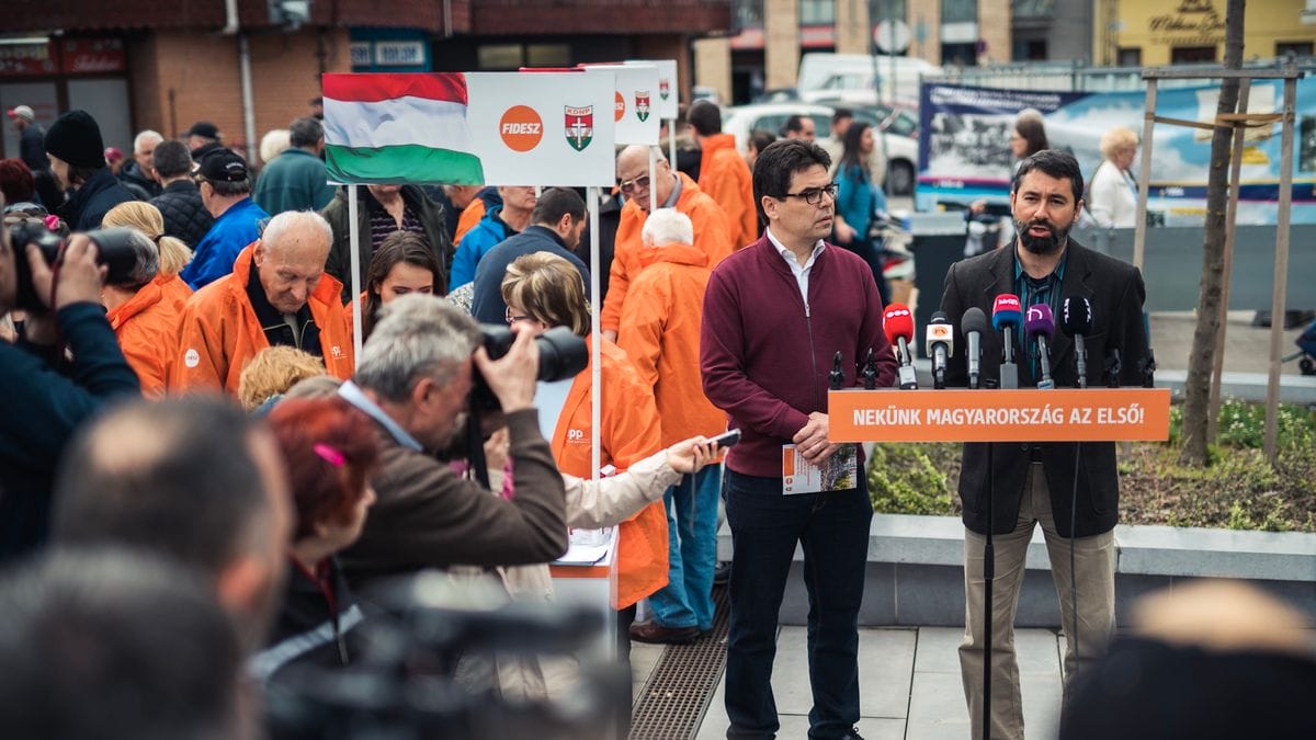 A Fidesz-KDNP gyorsan és hatékonyan gyűjtötte az ajánlásokat