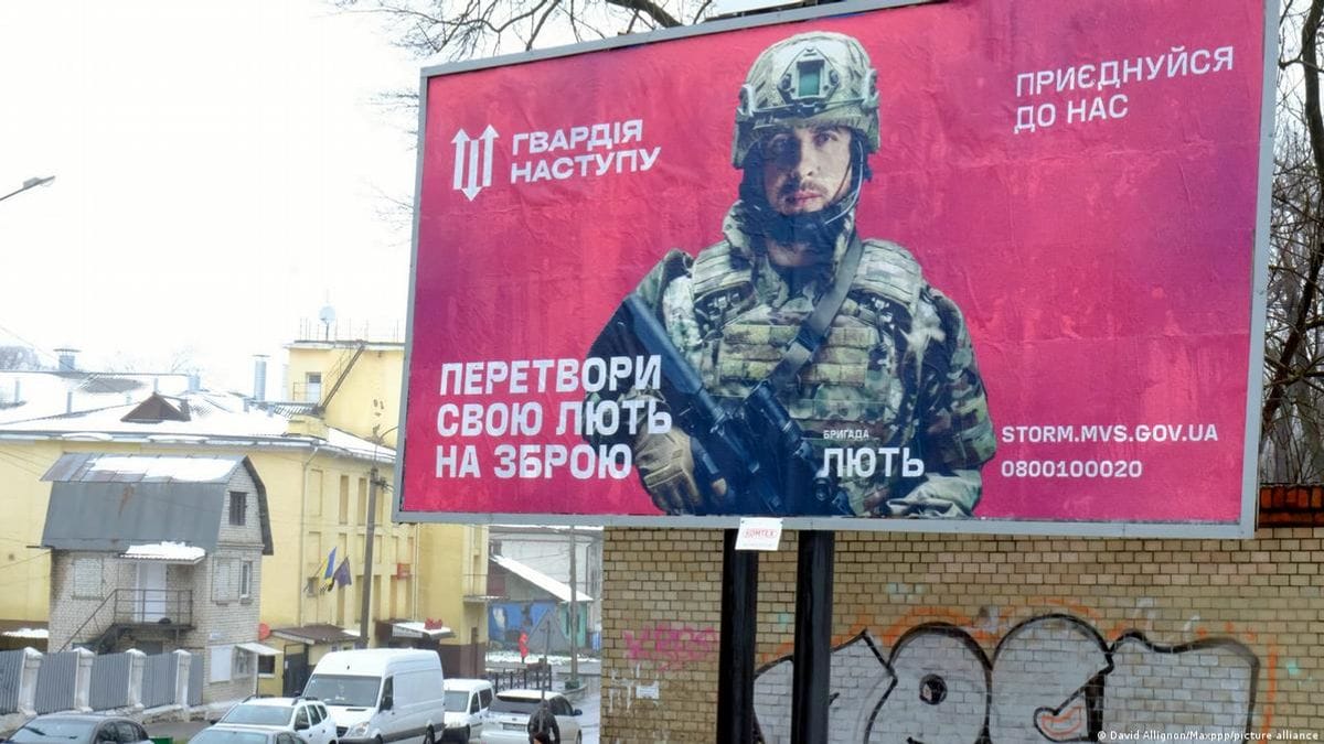 Feszültség nő Ukrajnában: Zelenszkij aláírta a mozgósítási törvényt