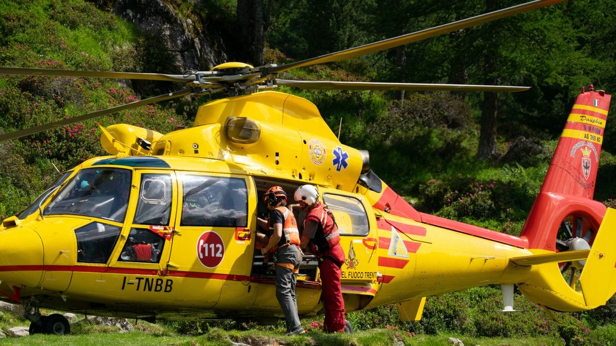 Katasztrófa a 8-as főúton: Két mentőhelikopter érkezett a helyszínre a frontális karambol után