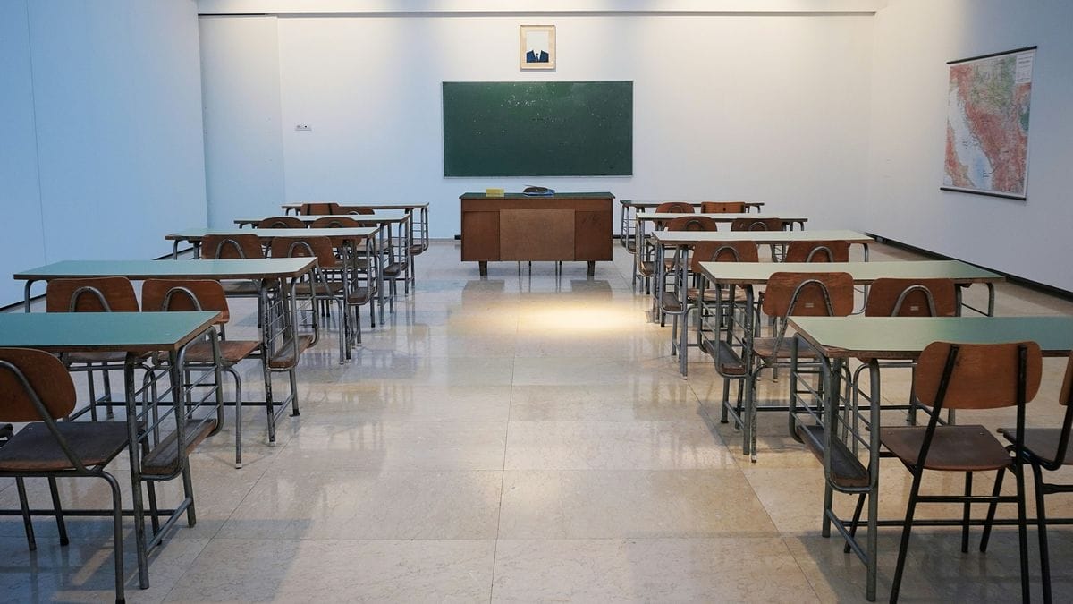 Megdöbbentő esetről számolt be Kolozsváron: gimnazista lány kizuhant az iskola emeletéről