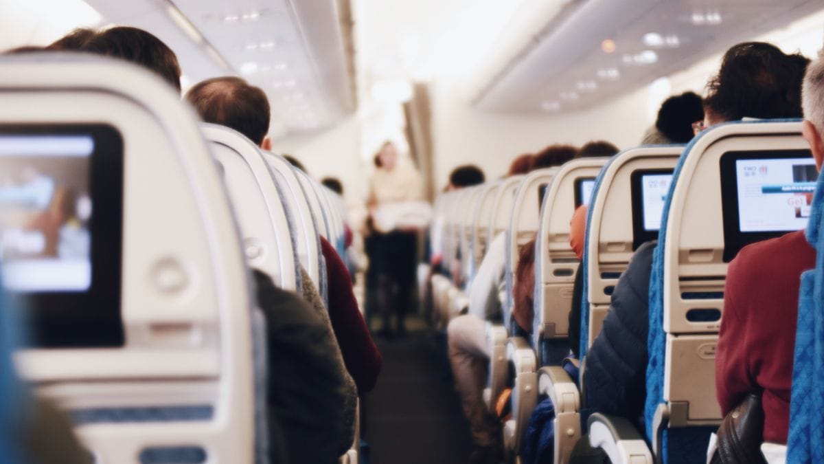 Veszély a magasban: Brutális légörvény tört csontot a repülőn