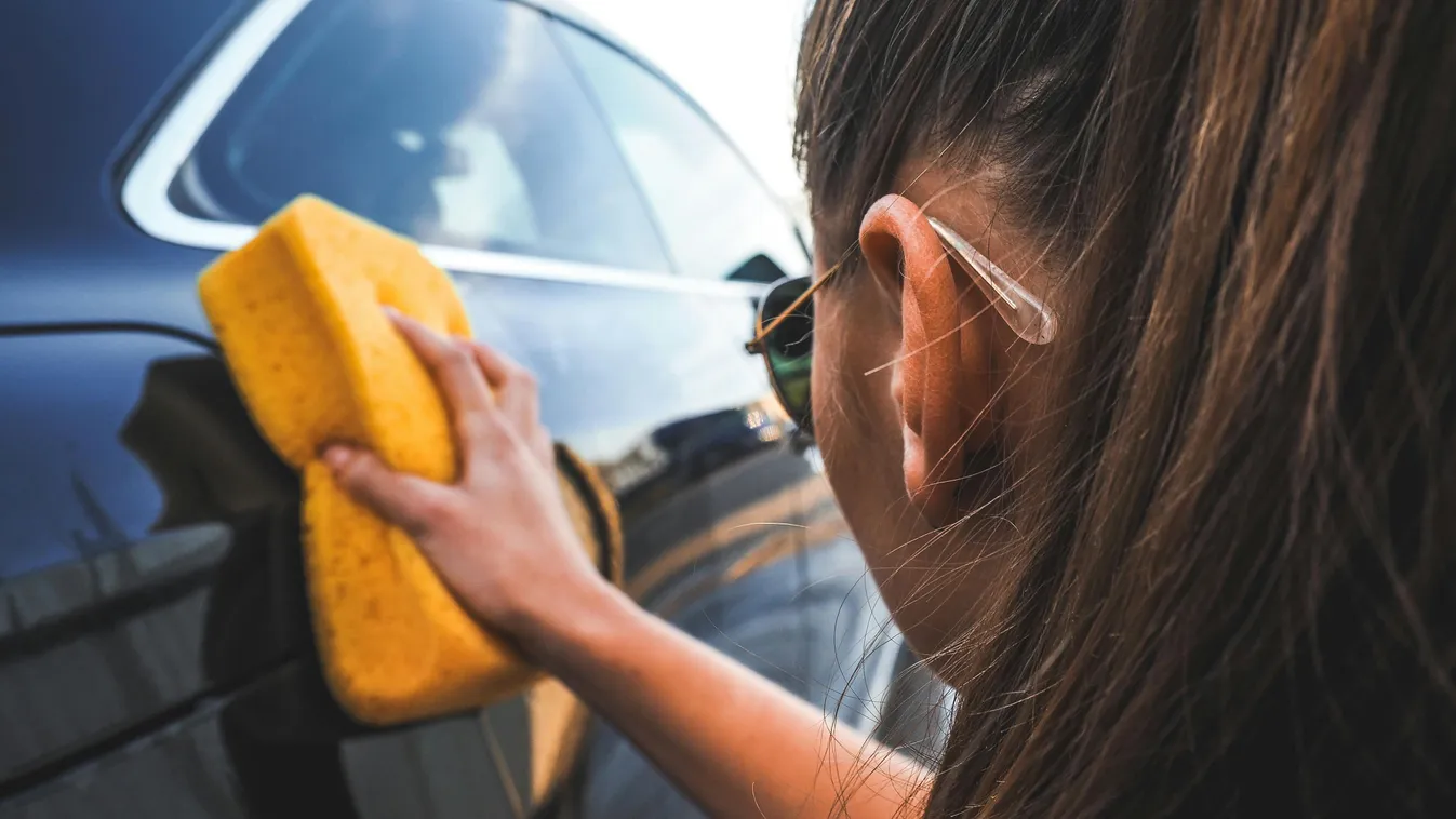 Autó kitakarítása: Hasznos trükkök a gördülékeny takarításhoz