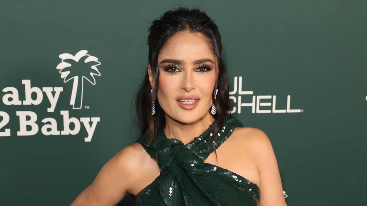 Salma Hayek merész mozdulata: Előreugrott hatalmas melleivel a kamerába – Forró kép