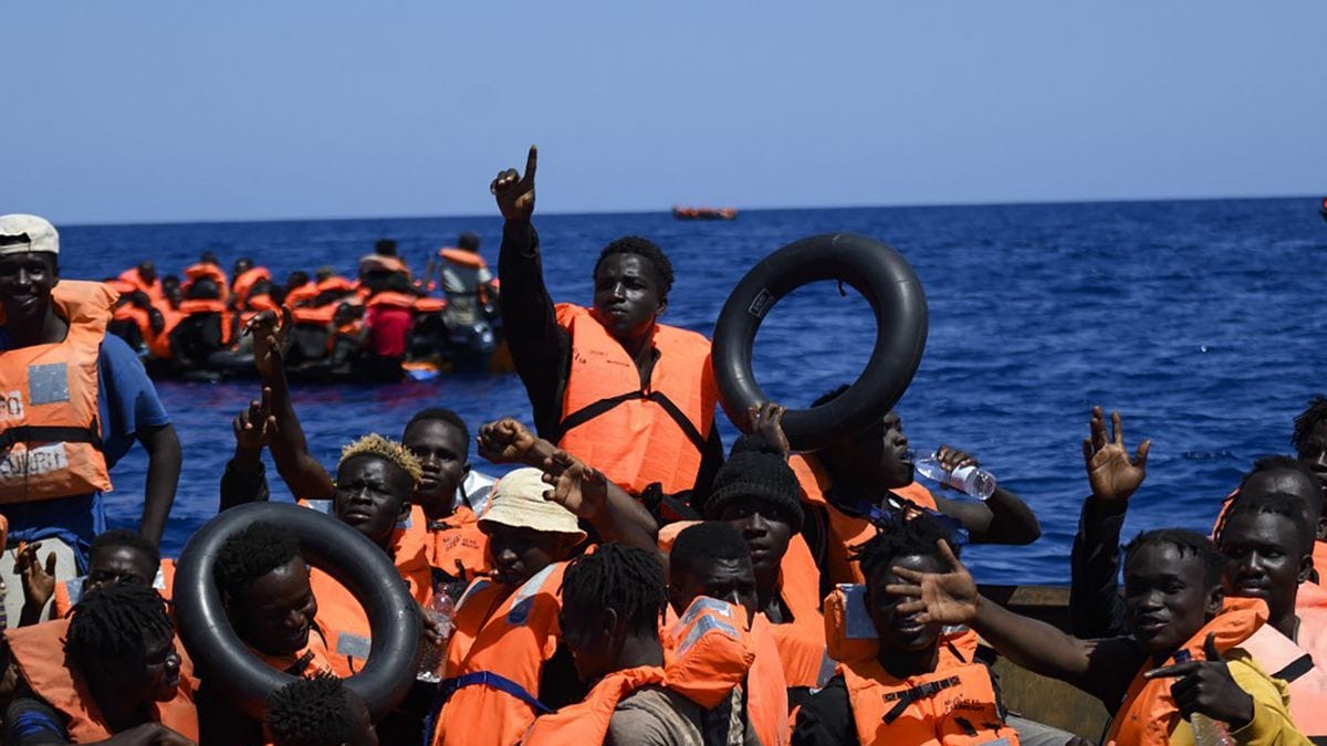Hatalmas migrációs hullám érte el az olasz szigetet: 36 ezer migráns érkezett másfél nap alatt
