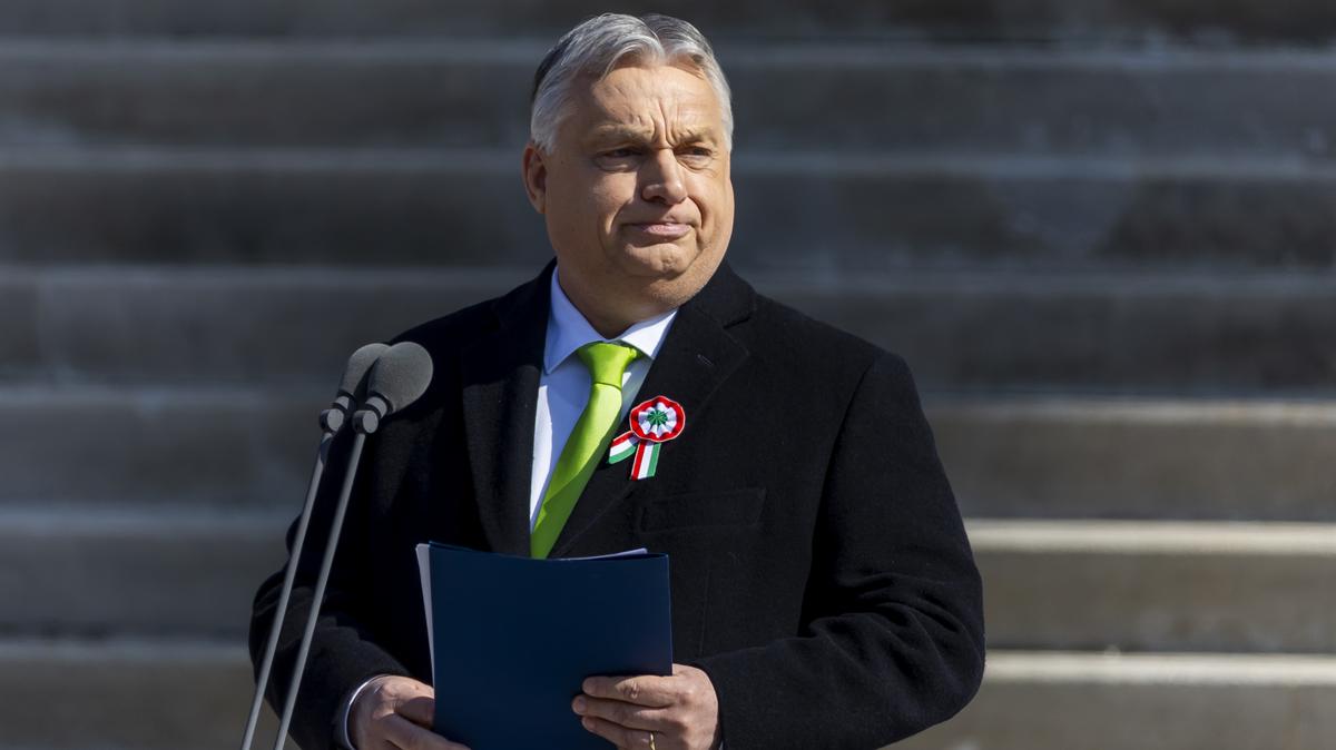 A tévedésekre épített kampány: Orbán Viktor botladozása a választási körúton