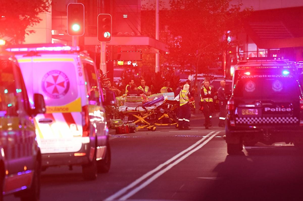 A Szívszorító Fényképek a Sydney-i Bevásárlóközponti Támadásról: A Késes Rémmel közvetlen percről percre