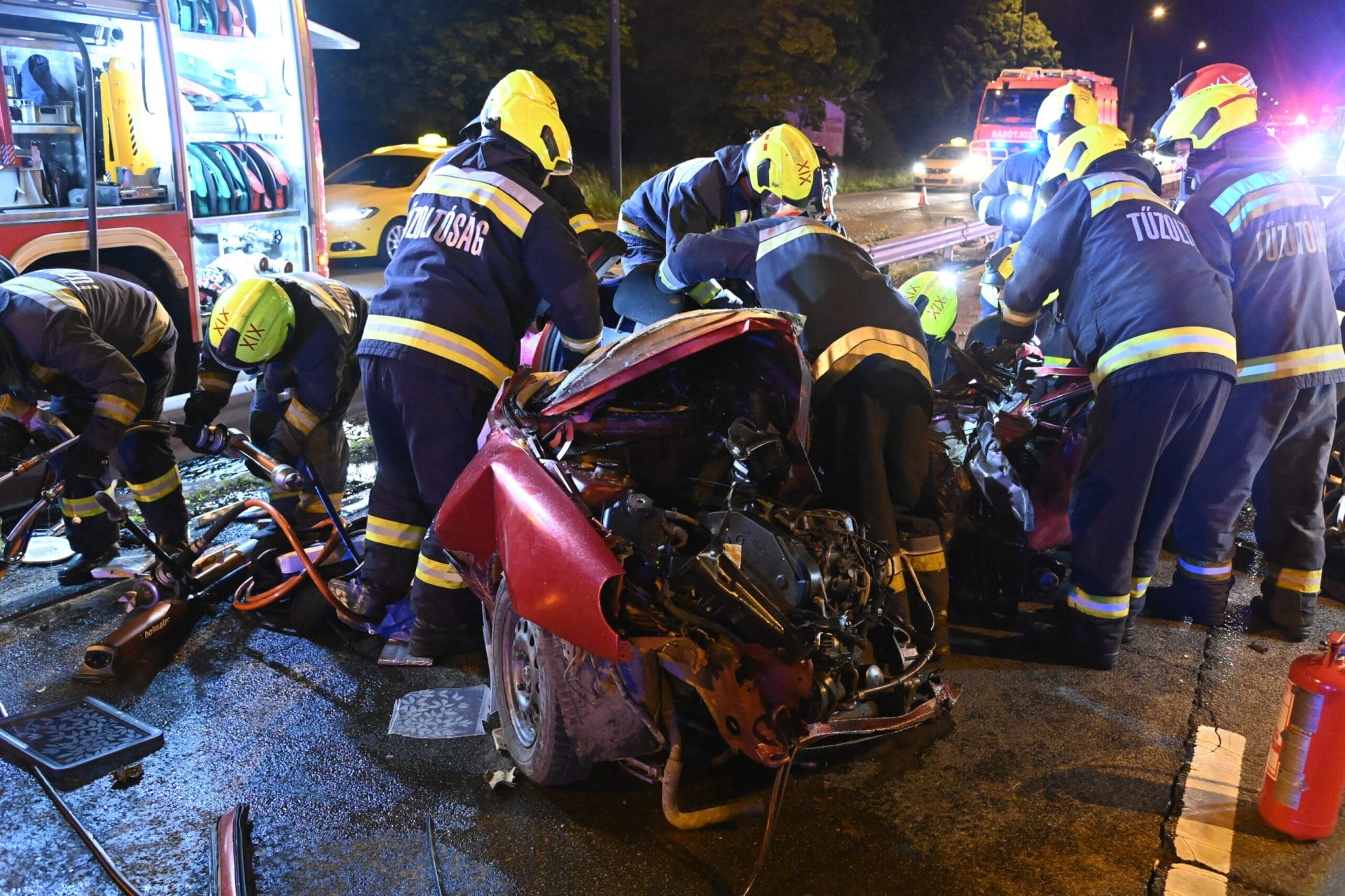 A Ferihegyi tragédia: hét nepáli állampolgárt keres a rendőrség