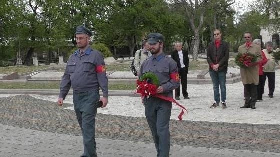 Alig 15 ember ünnepelt április 4-én a Szovjetunió Vörös Hadseregének emlékére: A béke hálójában egykori hatalmas hadsereg