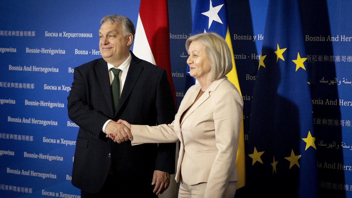 Orbán Viktor újabb meglepetéssel – itt tűnt fel a kormányfő