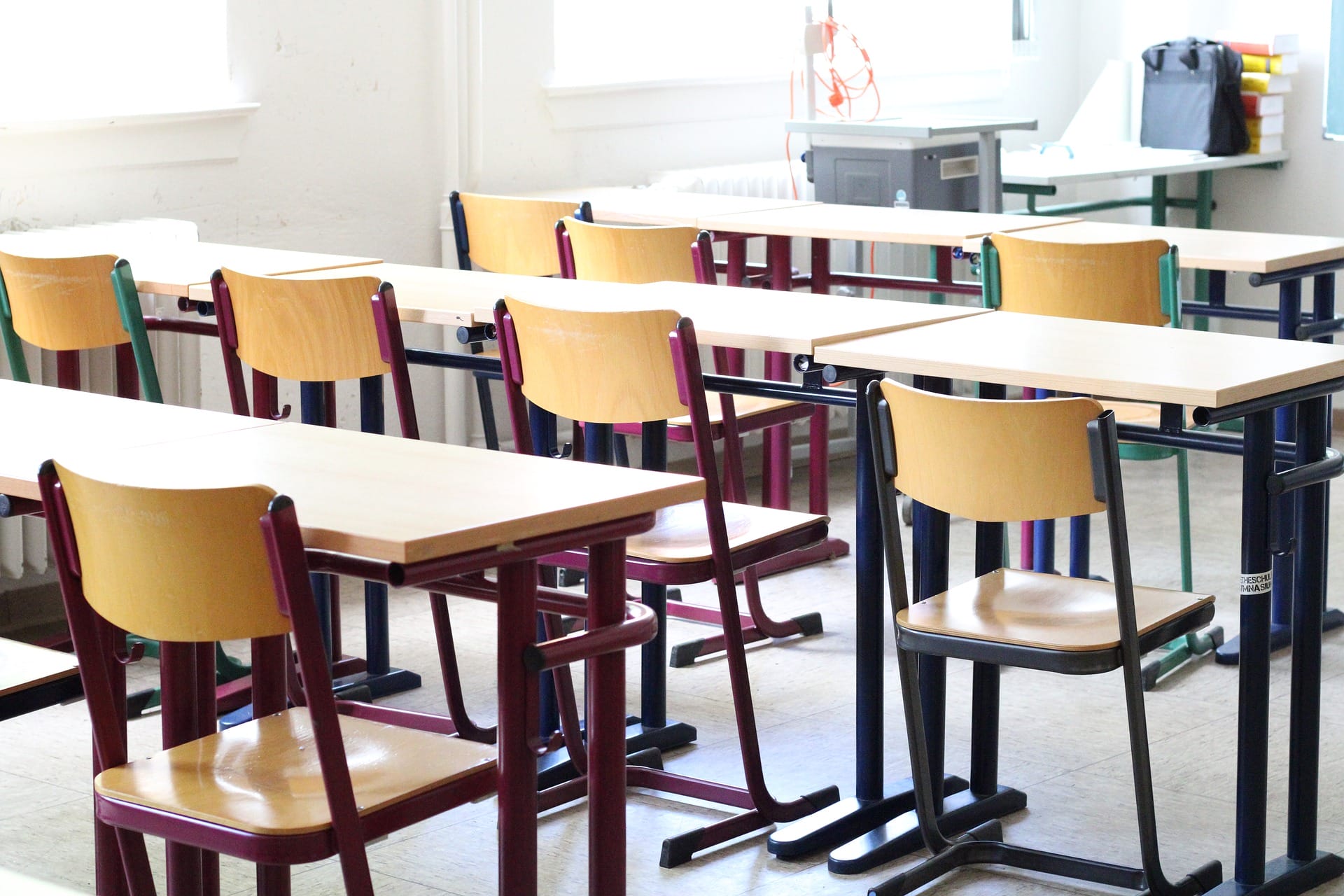 Az iskolai tanárnők veszélyes csábítása: fiatal fiúk célpontjában az Egyesült Államokban