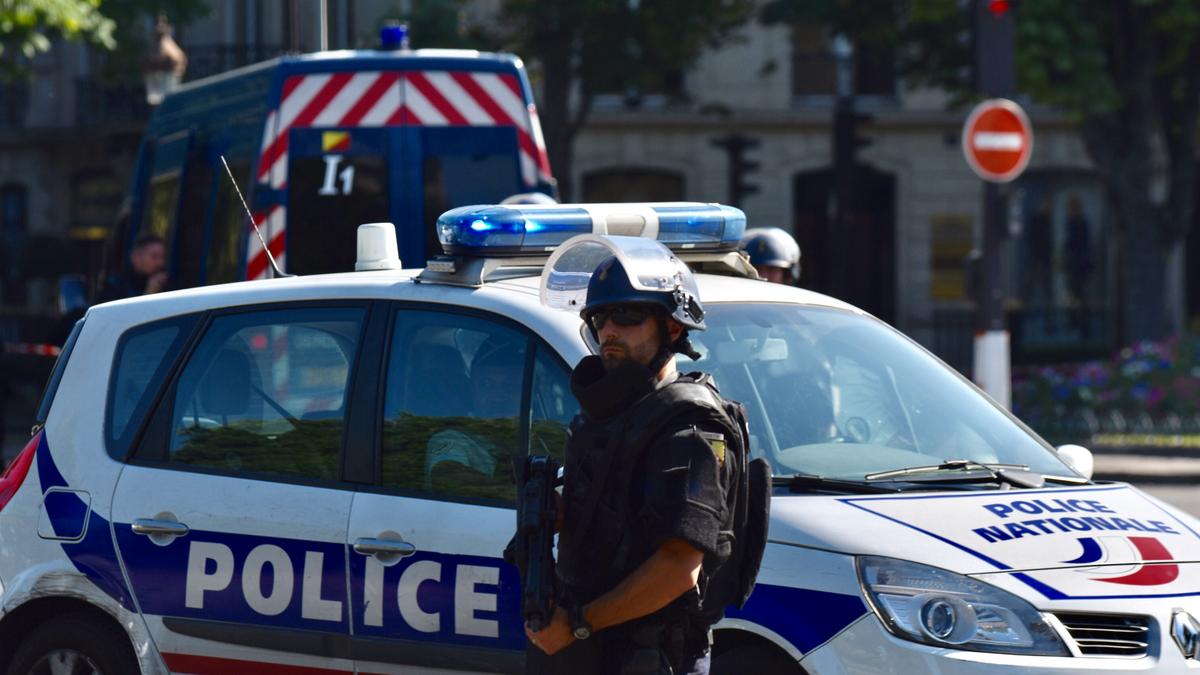 Félelmetes esemény Franciaországban: gyerekeket késeltek meg a városban