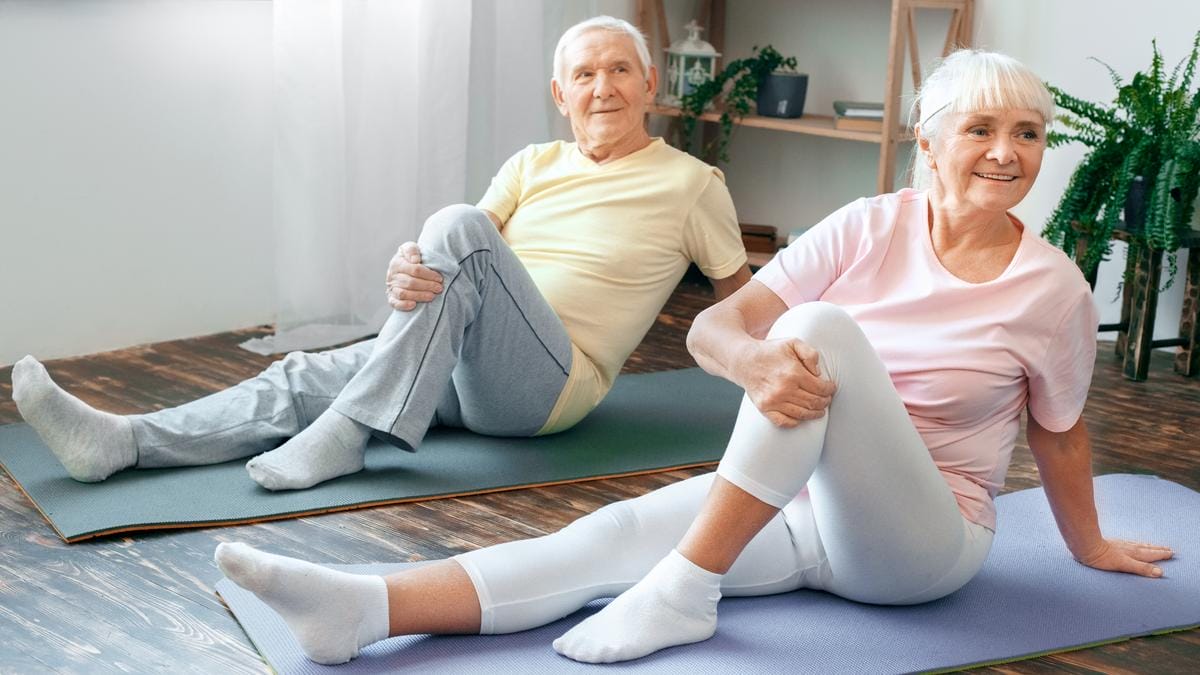 Fitnesz 60 felett: Egyszerű otthoni tornagyakorlatok az aktív életért