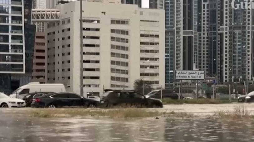 Vészjósló árvíz sújtotta Ománt: Magyarországi mentőakcióra volt szükség