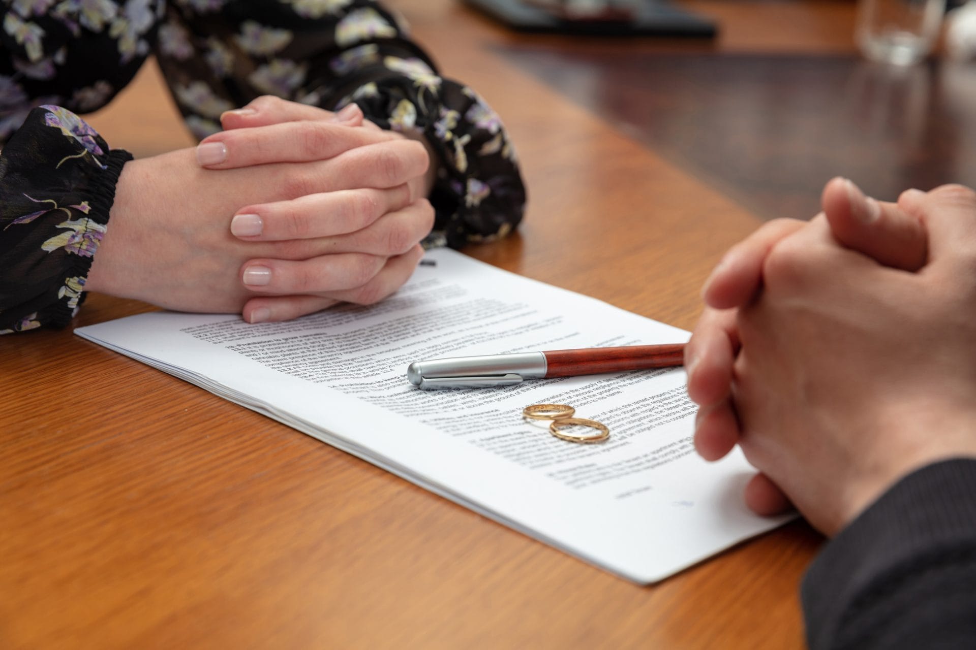 A bíróság megtagadja a válást visszavonni, amely szétzilálta a rossz házaspárt