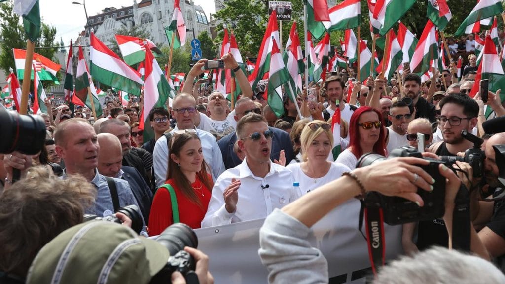 Magyar Péter forradalmi bejelentései: tüntetés-zivatar Budapest utcáin! - Ígéretei a NER elleni harcban