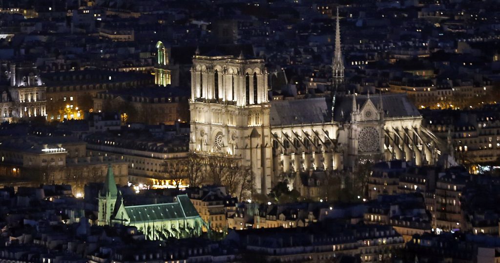 A "Notre-Dame újbóli megnyitásának reménye: Párizs ikonikus székesegyháza év végén újra látogatható lesz
