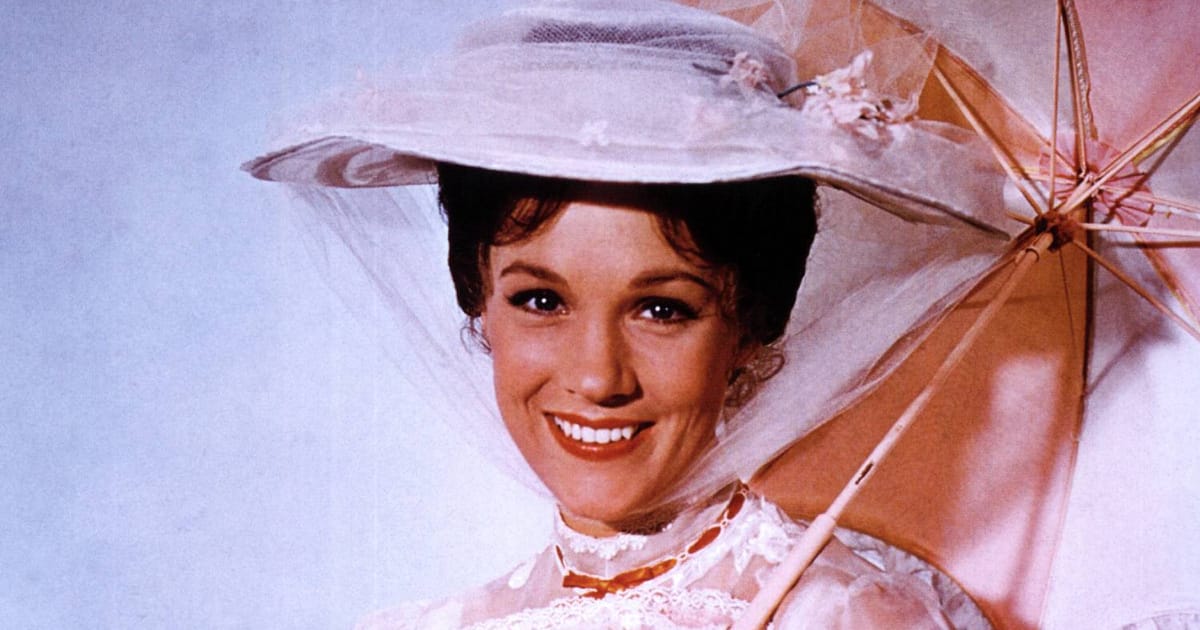 A 88 éves Julie Andrews bámulatosan ragyogott járóbotjával a kezében