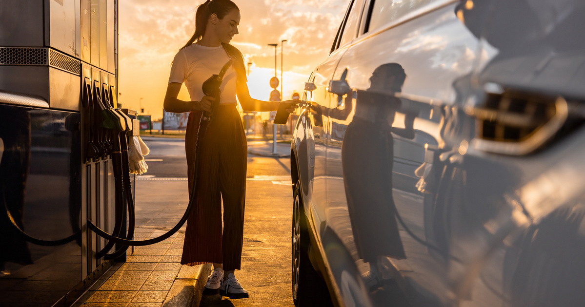 Benzin árváltozás: íme, mi vár az autósokra péntektől