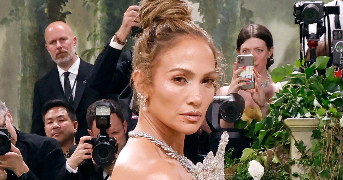 Jennifer Lopez-botrány: A gálán bunkón viselkedett a riporterrel - videófelvételét megosztották a kommentelők