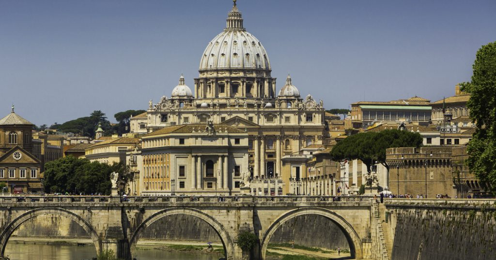 „Megdöbbentő vádak hangoznak el a Vatikánban dolgozók részéről”