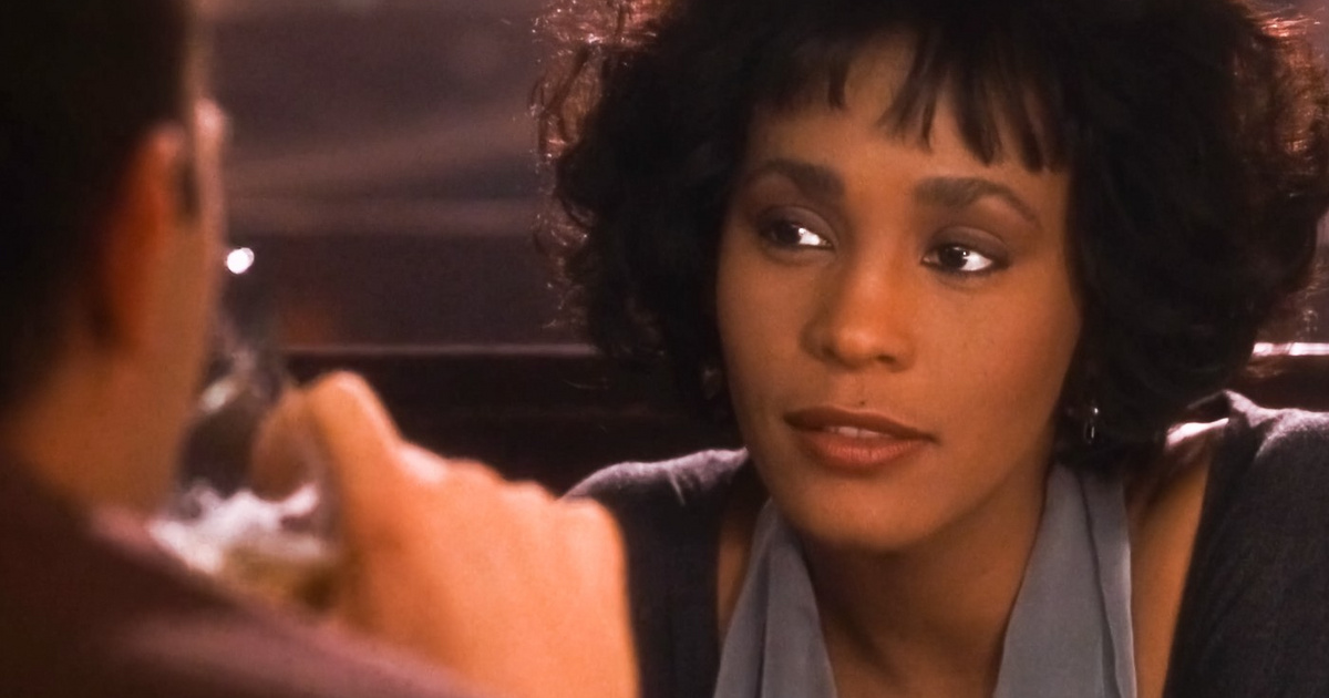 Kik voltak a Több mint testőr férfi sztárjai és milyen kapcsolatban álltak Whitney Houstonnal? Teszteld filmes tudásod!