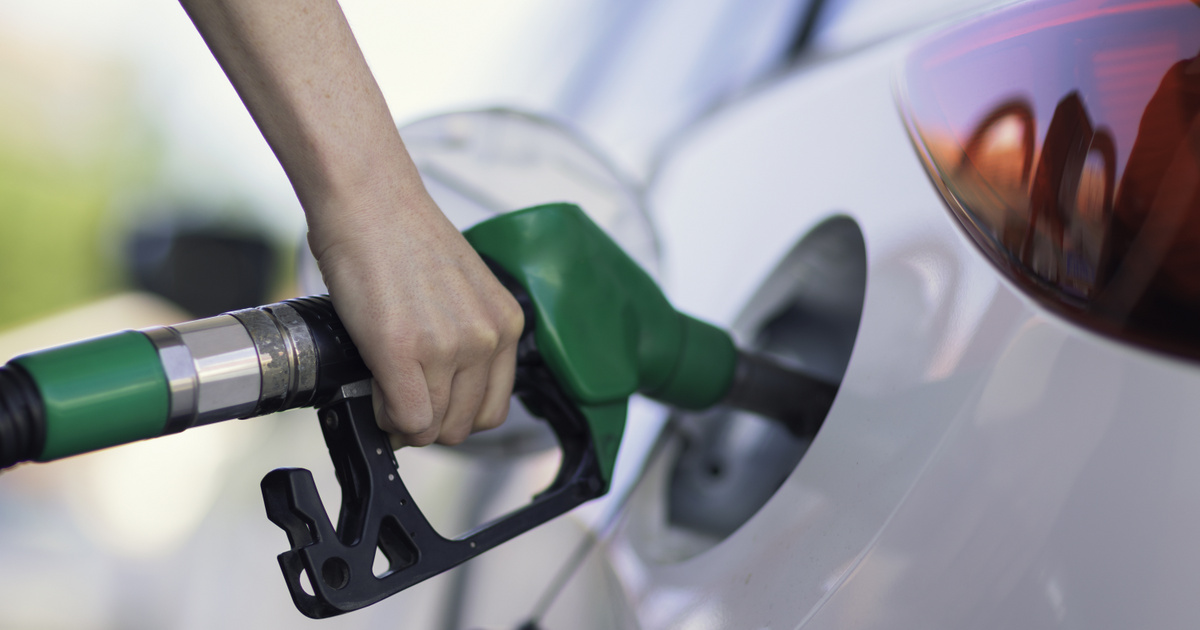 A benzinkútak áremelkedése: visszaemlékezés januári árakra