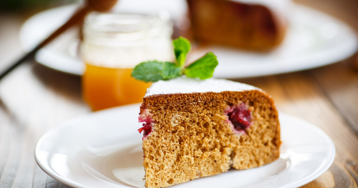 Ínycsiklandó devonshire-i mézes torta: a vaj titkos alapanyaga