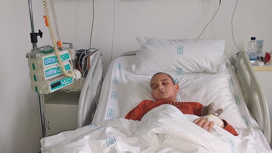 Egy hős kishúg megmenti a bátyja életét: A donor a leukémiás Csabinak