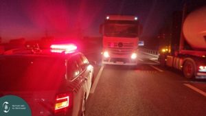 Felkapaszkodott a forgalommal szemben: Lengyel kamionos eltévedt a magyar autópályán
