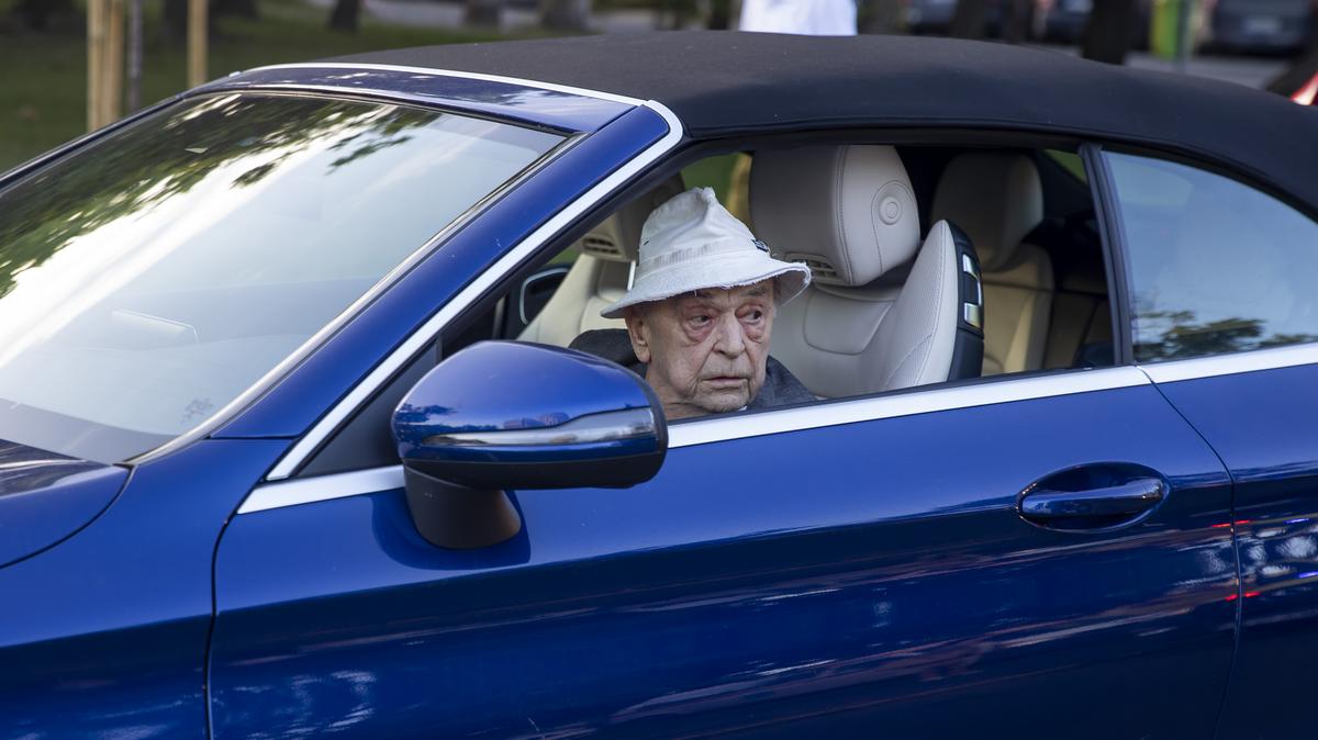A baleset után bátorságból újra a volán mögé ült a 90 éves Bodrogi Gyula