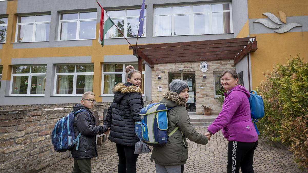 Kübekháziak előnyben: Ingyenes érettségi lehetőség a sulinak köszönhetően