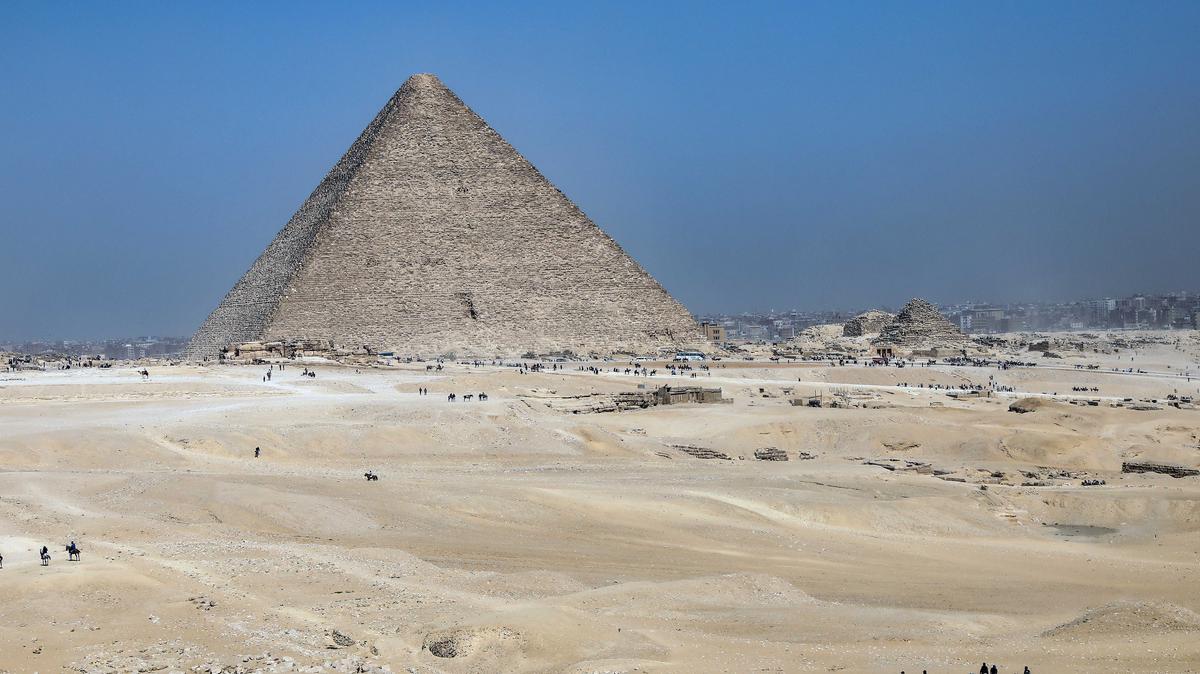 Az "Évezredes titok felderült: Az egyiptomi piramisok építésének rejtélye megfejtve!" cím hatásos lehet.