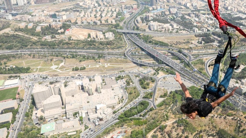 A Világ Legmagasabb Bungee Jumpingját Kipróbáló Legbátrabbak – Képgaléria