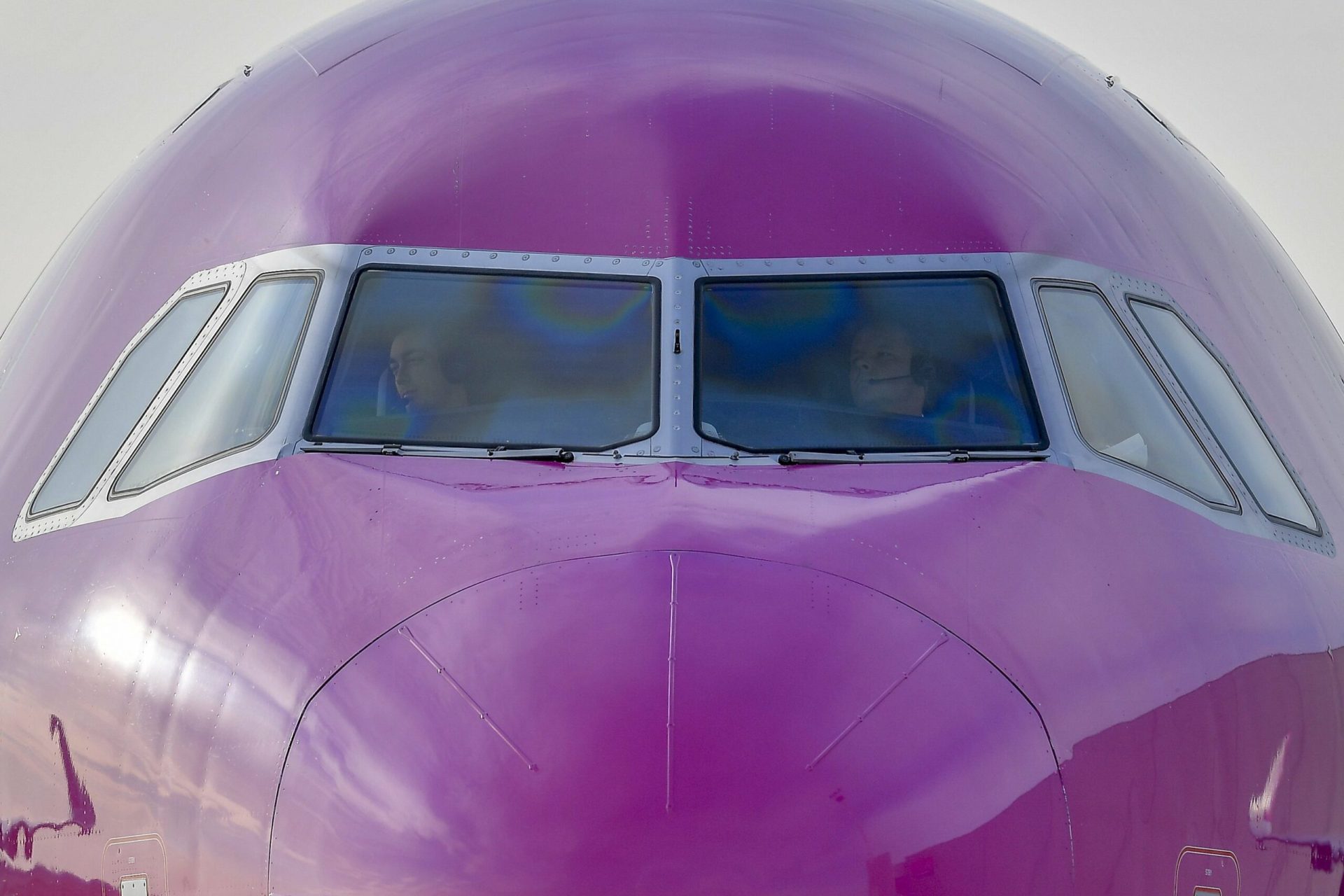 Wizz Air repülőgépek visszafordulása: technikai hiba és rosszullét miatt