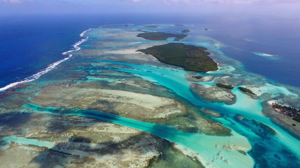 Az emberek életéért folytatott küzdelem: kimenekítik a turistákat a terrorral fenyegetett Új-Kaledóniából