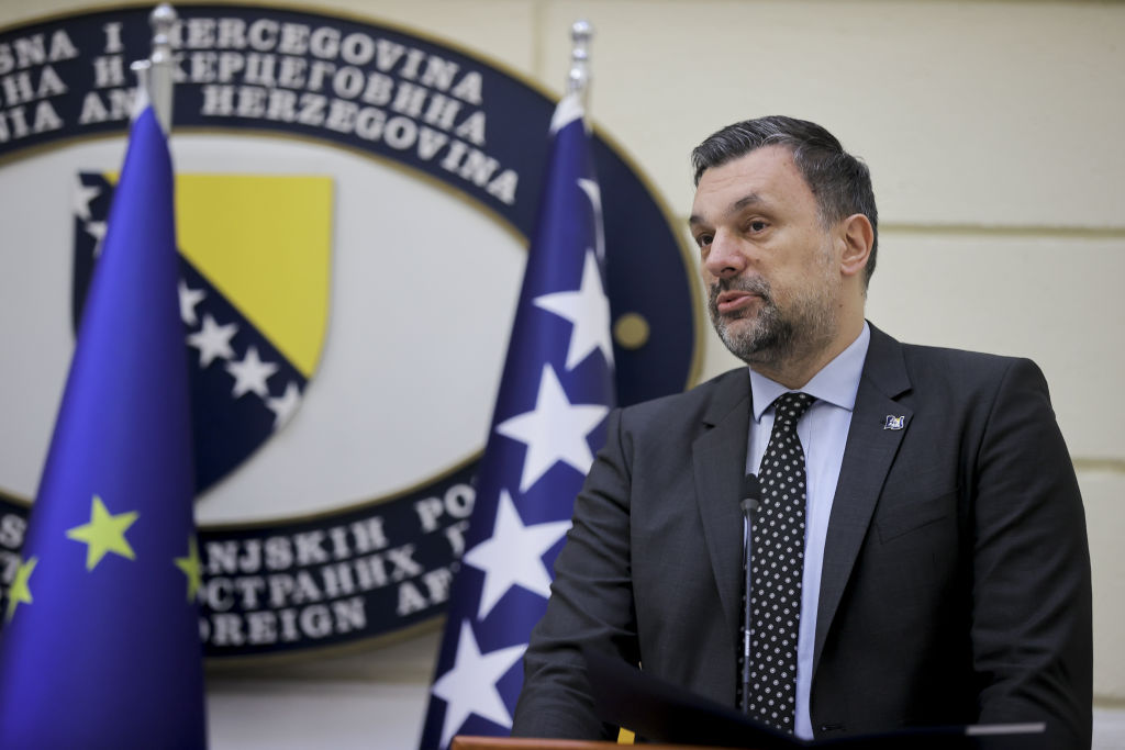 Az egyetemes emberi értékekkel ellentétes szavak: a bosnyák külügyminiszter kirohanása a kormány ellen