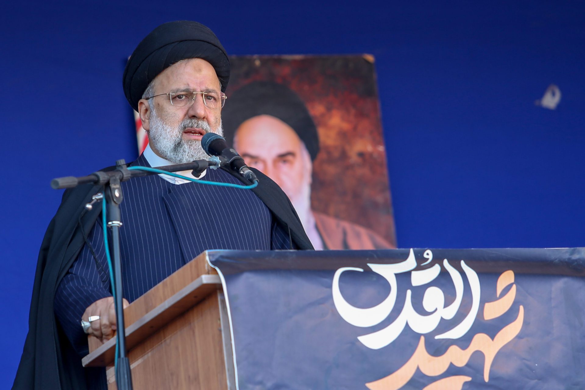 Rejtélyes eltűnés: Iráni elnök gépének keresése továbbra is eredménytelen