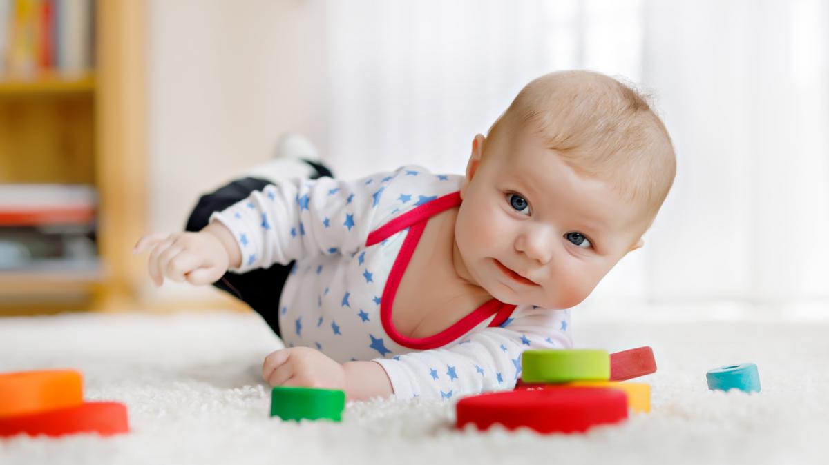 A babák intelligenciáját jelző jelek a korai életkorban