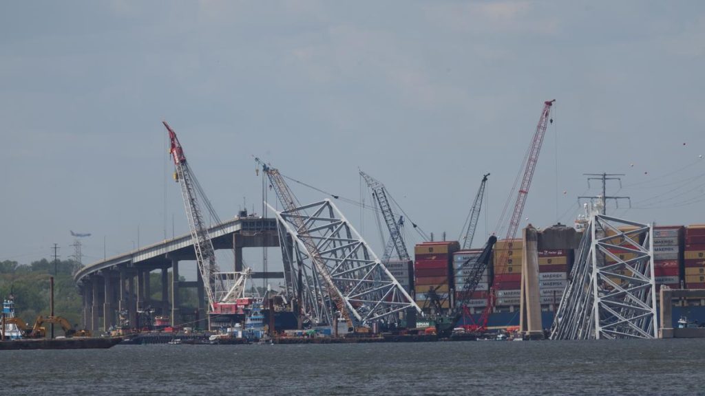 A katasztrófát okozó konténerszállítót levontatták a baltimore-i kikötőből