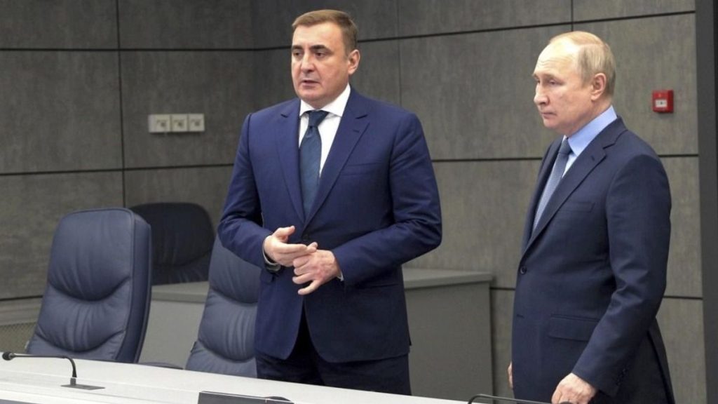 Az új orosz védelmi miniszter: Putyin medvével birkózó testőr