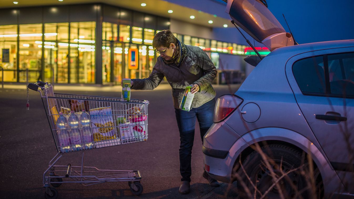 Végre olcsóbban vásárolhatunk a magyarok kedvenc boltjában: hatalmas akciókkal indul az új időszak