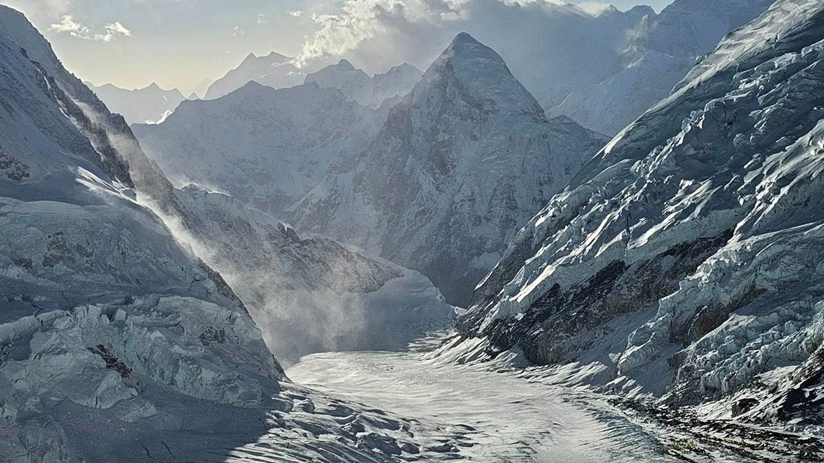 Az Everesten újra ködbe veszett egy hegymászó: Megismétlődhetett Suhajda Szilárd tragédiája