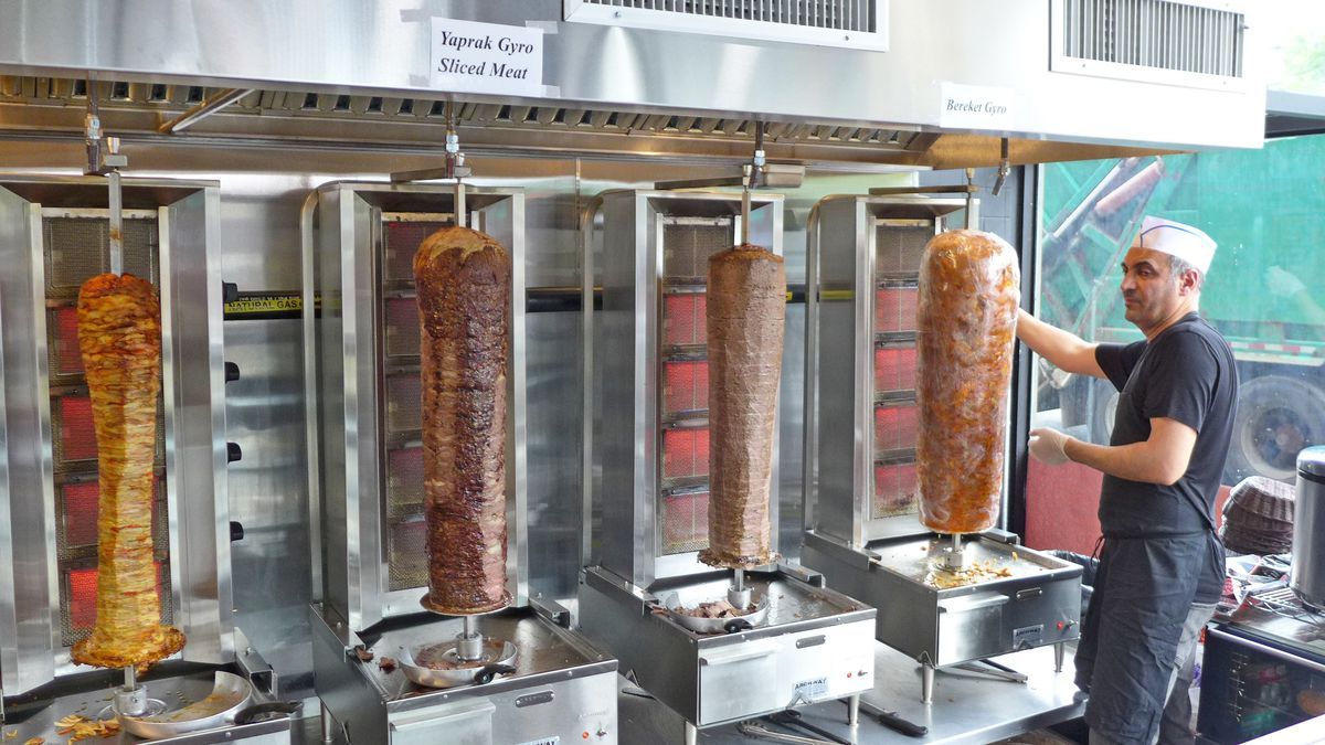 Németországban bevezetnék a döner kebab hatósági árát