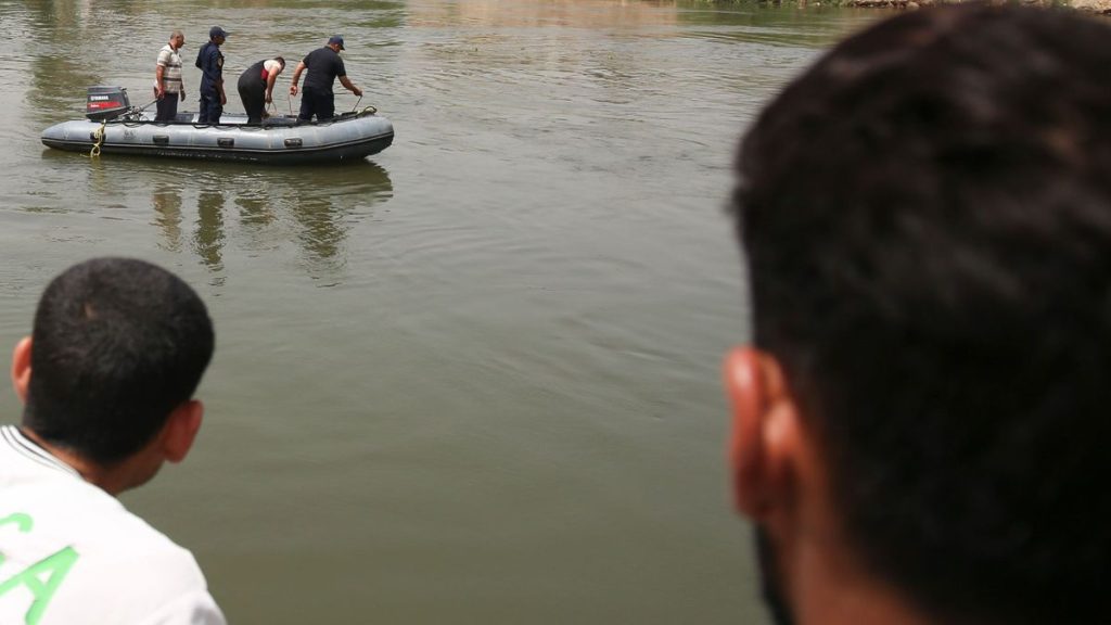 Drámai pillanatok: Fotók az újabb halálos vízi balesetről