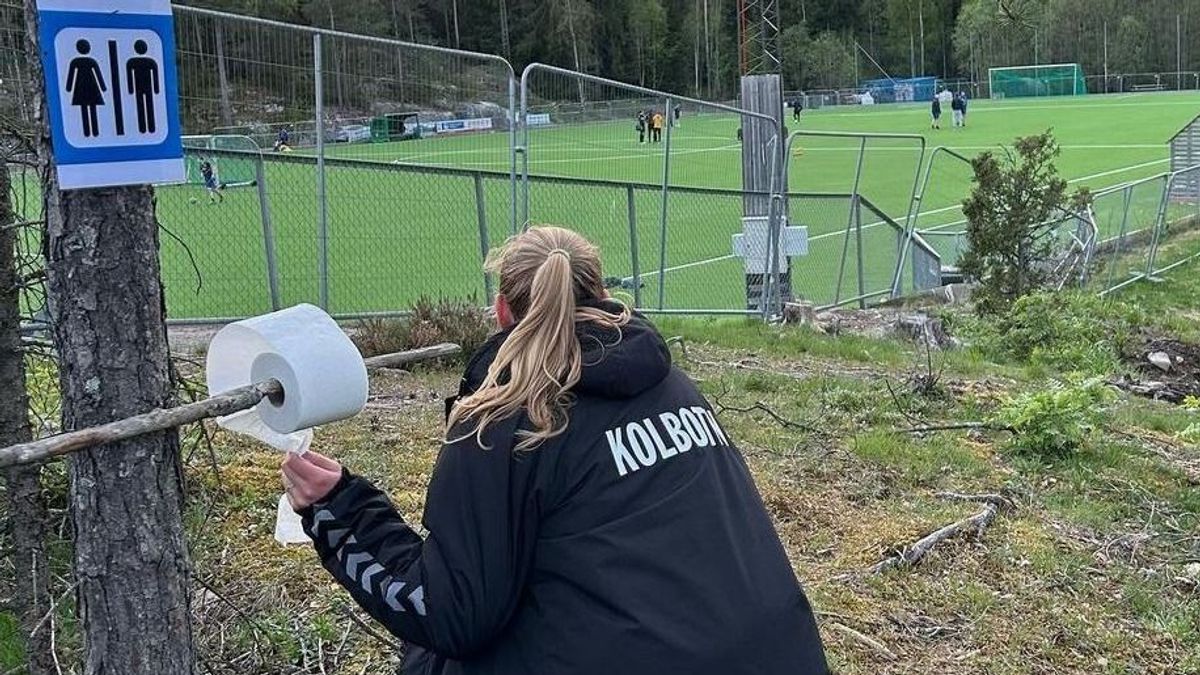 Az erdő szégyene: Női focisták kínos helyzetben a fák árnyékában