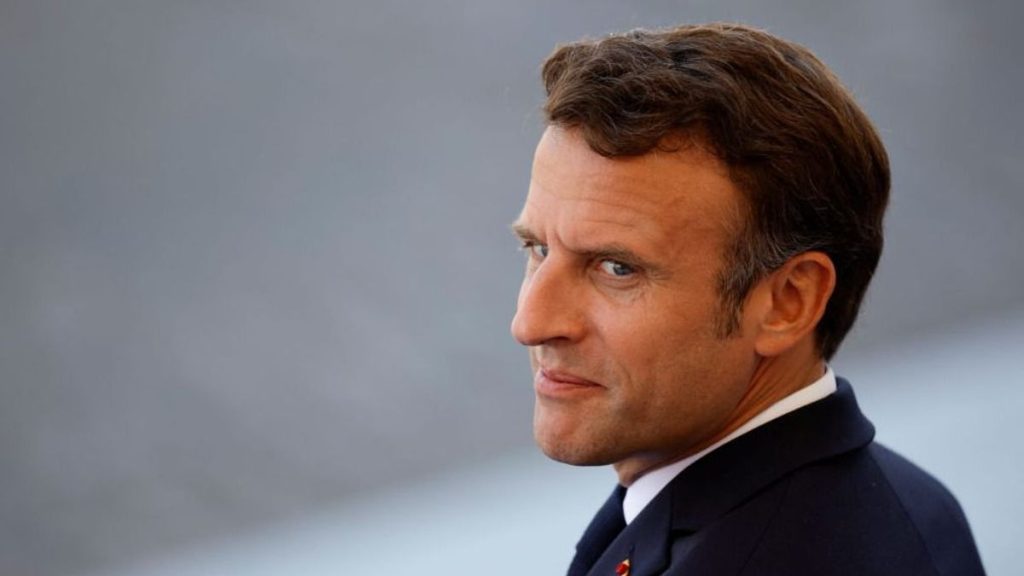 Macron párttársának ijesztő figyelmeztetése: totális háború fenyeget
