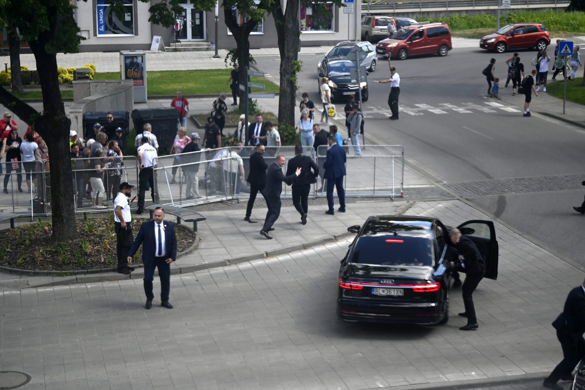 A Fico elleni merénylet elkövetője nem biztos, hogy egyedül cselekedett – állítja a szlovák belügyminiszter