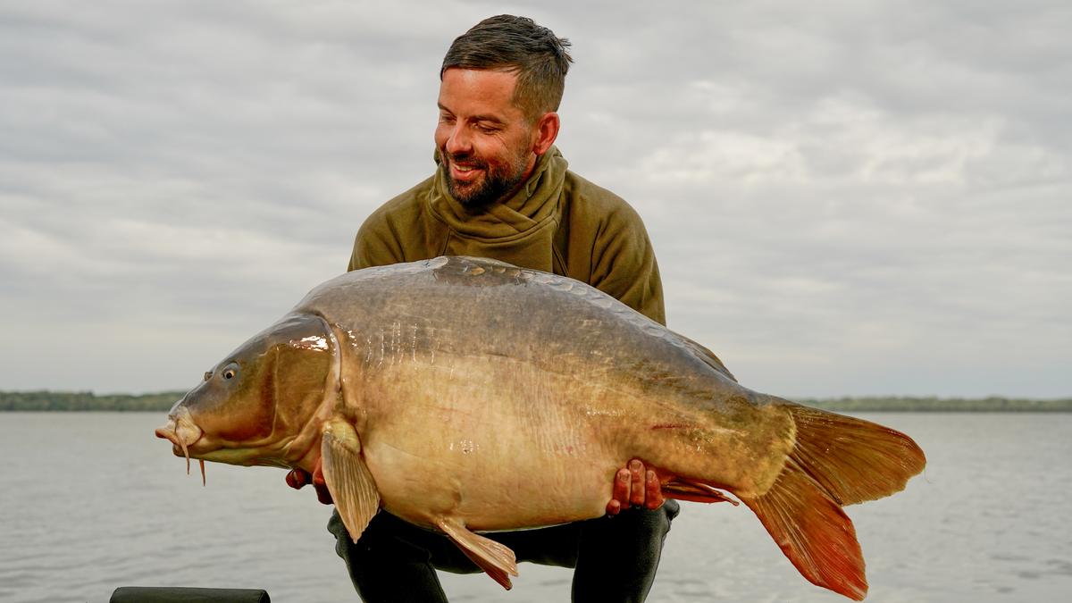 Legendás fogás a Tisza-tavon: Gigantikus tükörponty fogott a fiatal horgászoknak